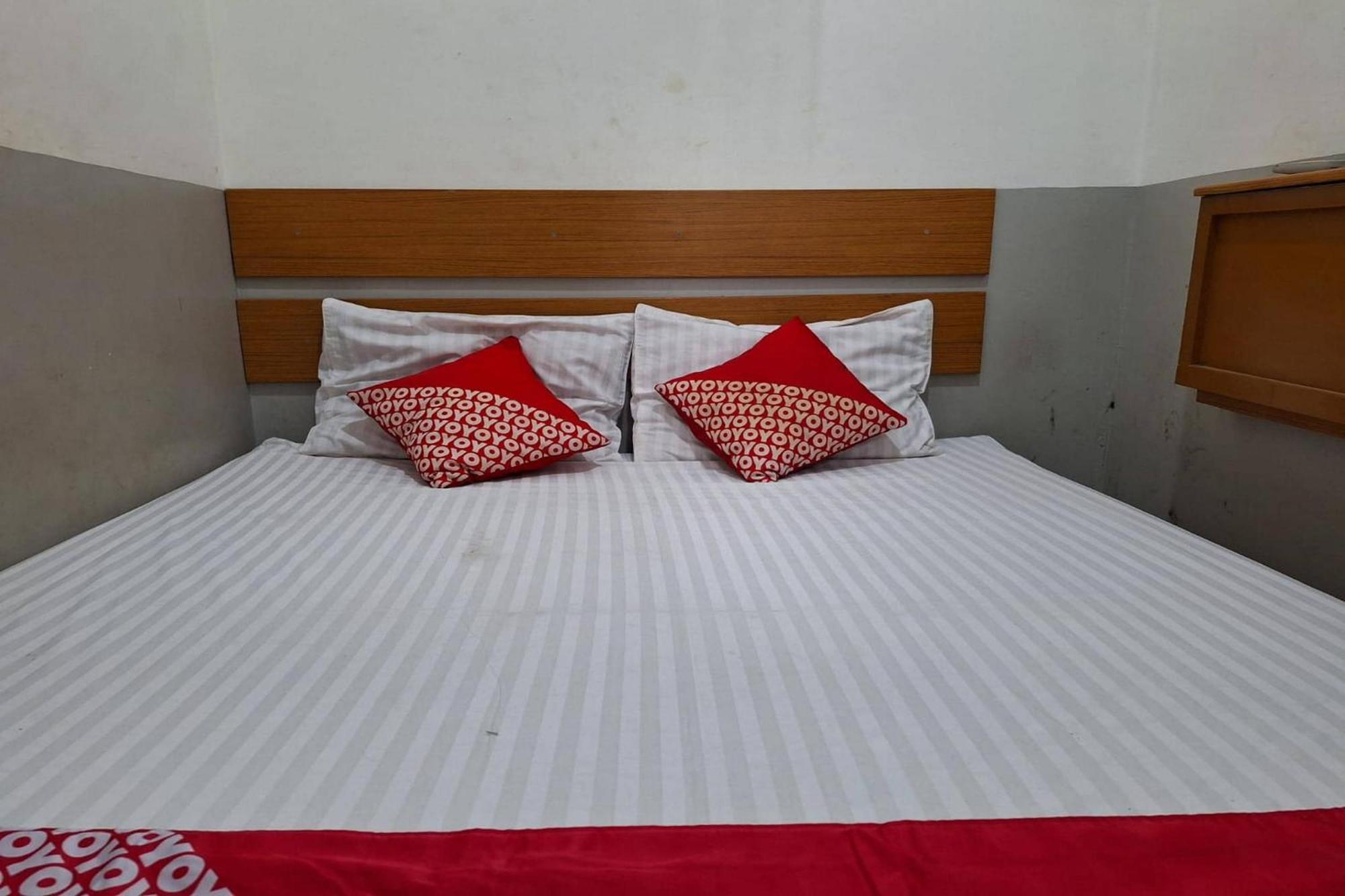 Oyo 93584 Rukotel South Tangerang Bagian luar foto