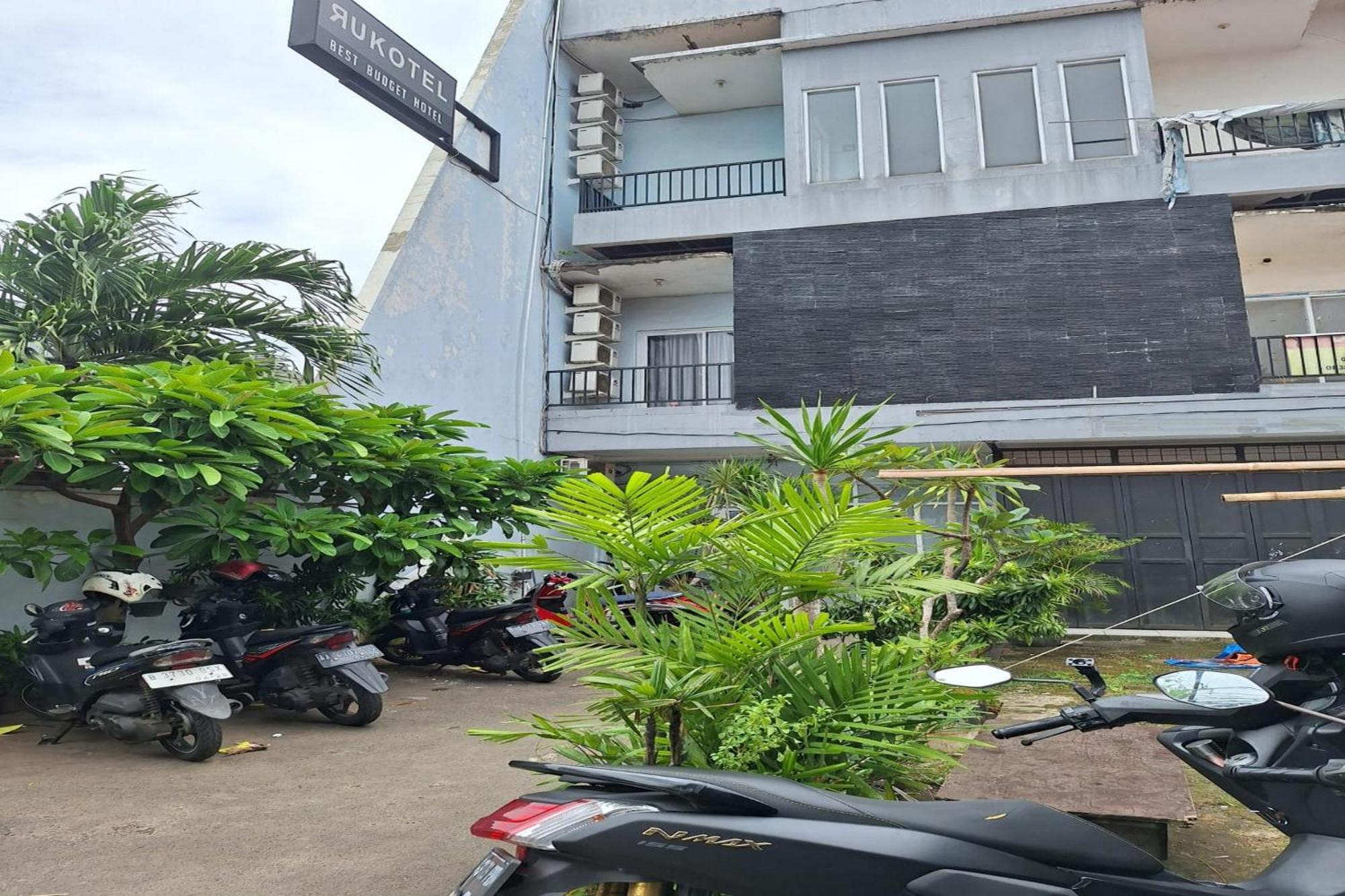 Oyo 93584 Rukotel South Tangerang Bagian luar foto